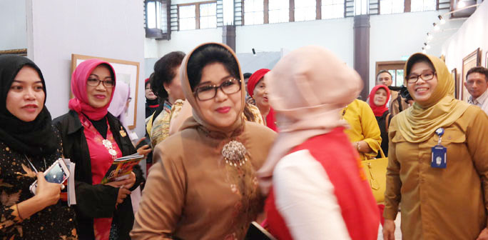 dechapoe_news_my_painting_maipa_deapati_at_ikatan_wanita_pelukis_indonesia_jatim_exhibition_05